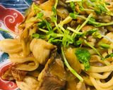 冷凍うどん活用●豚肉＆豆苗の焼きうどん作り方4写真
