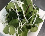 簡単つまみ!苺とチーズのバルサミコサラダ作り方2写真