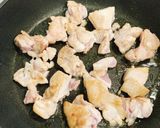 お酢でサッパリ！舞茸と鶏肉のトマト炒め作り方3写真