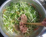 材料5つで!水菜とツナの炒め煮作り方3写真