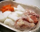 お酢でさっぱり！大根と手羽元の煮物♪作り方1写真