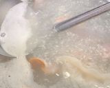 手抜き！冷凍餃子とソーセージの中華スープ作り方4写真