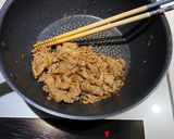 豚薄切り肉の梅干し炒め（一人ご飯）作り方2写真