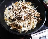 ダイエットに!もやし舞茸のオイスター炒め作り方2写真