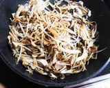 ダイエットに!もやし舞茸のオイスター炒め作り方3写真