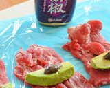 禁断の黒胡椒とアボカドの牛肉包み揚げ♪作り方1写真