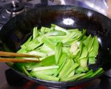 ノカンゾウと厚揚げのにんにく味噌炒め作り方3写真