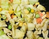 野菜mix&バジルのチーズかけチャーハン作り方1写真