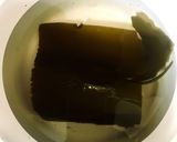 鶏皮とキャベツとしめじのお味噌汁作り方1写真