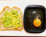 【至福のカフェごはん】アボカドトースト作り方2写真