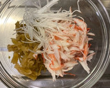 ちょいと一品★カニカマ＆搾菜の胡麻油和え作り方1写真