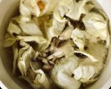 鶏皮とキャベツとしめじのお味噌汁作り方7写真