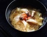 鶏皮とキャベツとしめじのお味噌汁作り方9写真