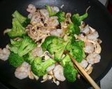 えびとブロッコリーの中華炒め作り方4写真