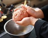 ハンバーグ　赤ワインソース作り方6写真