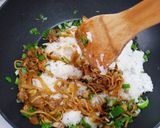 時短ランチ♪残り物の焼きそばでそば飯♪作り方1写真