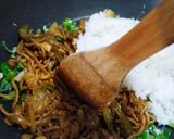 時短ランチ♪残り物の焼きそばでそば飯♪作り方2写真
