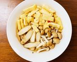レンチン簡単！油揚げ×きのこピリ辛スープ作り方5写真