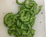 (超簡単)ゴーヤの豚味噌炒め作り方1写真