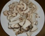 仔鹿肉のステーキ　キノコクリームソース作り方3写真