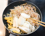 豚肉と新玉ねぎのバター塩昆布炒め作り方5写真