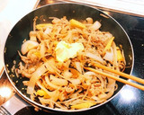 豚肉と新玉ねぎのバター塩昆布炒め作り方7写真