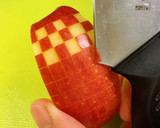 お弁当に！市松模様のりんごの飾り切り作り方8写真