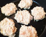 鶏ひき肉で作る えびプリふわり焼きつくね作り方3写真