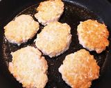 鶏ひき肉で作る えびプリふわり焼きつくね作り方4写真