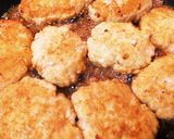 鶏ひき肉で作る えびプリふわり焼きつくね作り方5写真
