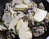 簡単♪豚もも肉タケノコ蕨の味噌カレー炒め作り方3写真