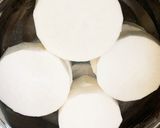 圧力鍋で味染み染み鶏胸肉三色巻と大根と卵作り方1写真