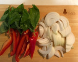 【簡単・本格】タイ風♩鶏挽肉ガパオライス作り方1写真
