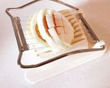 朝食のトースト。たまごマヨonチーズ作り方2写真