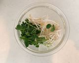 しらすと豆苗と搾菜のご馳走冷奴作り方1写真