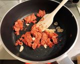 カブとコンビーフの炒め物作り方1写真