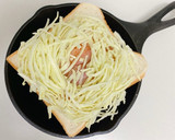 のせて焼くだけ！簡単♡お好み焼きトースト作り方2写真