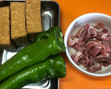 万願寺とうがらしと厚揚げの甘辛煮作り方1写真