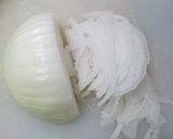 しらすとオニオンスライスの黄身和え作り方1写真