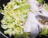 じゃが芋ホクホク！鮭カマちゃんちゃん焼き作り方3写真