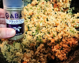 冷や飯消費！豆苗と小揚げのコク旨和風炒飯作り方7写真