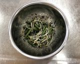 いんげんともやしの黒ごま和え作り方3写真