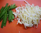 免疫力アップ！ニラ玉舞茸のお味噌汁作り方1写真