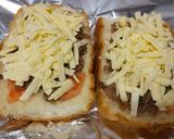 残った牛丼用の具をピザトーストにアレンジ作り方2写真