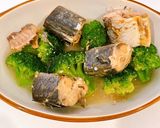 サバの水煮缶とブロッコリーのチーズ焼き！作り方2写真