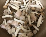 焼き肉のたれだけ♪ホルモン炊き込みご飯作り方1写真