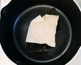 水から☆アゴと昆布だしのなめこの味噌汁作り方1写真