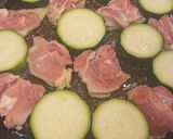 鶏とズッキーニの味噌だれ作り方2写真