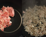 豚バラ肉と舞茸と水菜のざくろ酢炒め作り方1写真