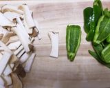 簡単！エリンギとピーマンのバター醤油炒め作り方1写真